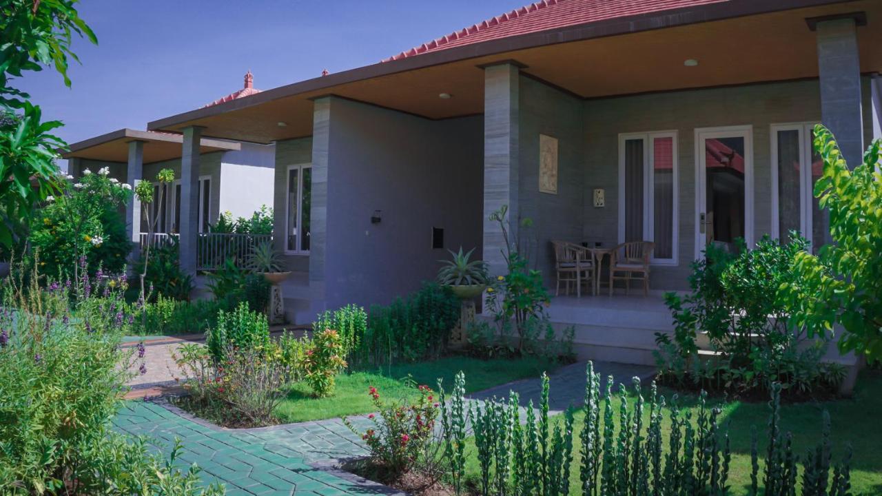 Seamount Hotel Amed Esterno foto